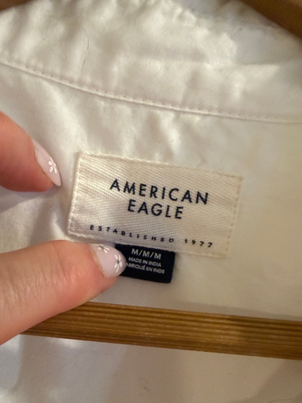 American Eagle Outfitters Off-White Long Sleeve Button-Down Shirt medium - Picture 2 of 6